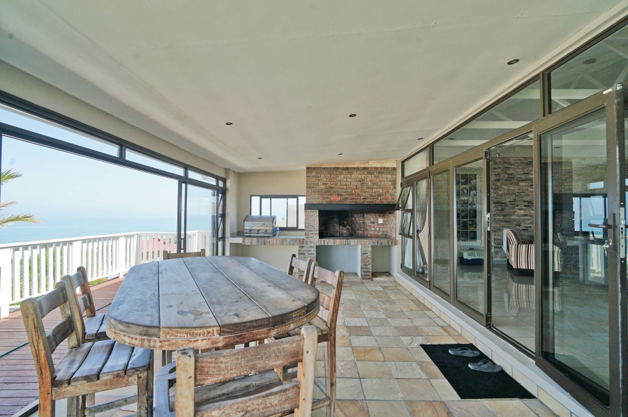 4 Bedroom Property for Sale in Winterstrand Eastern Cape